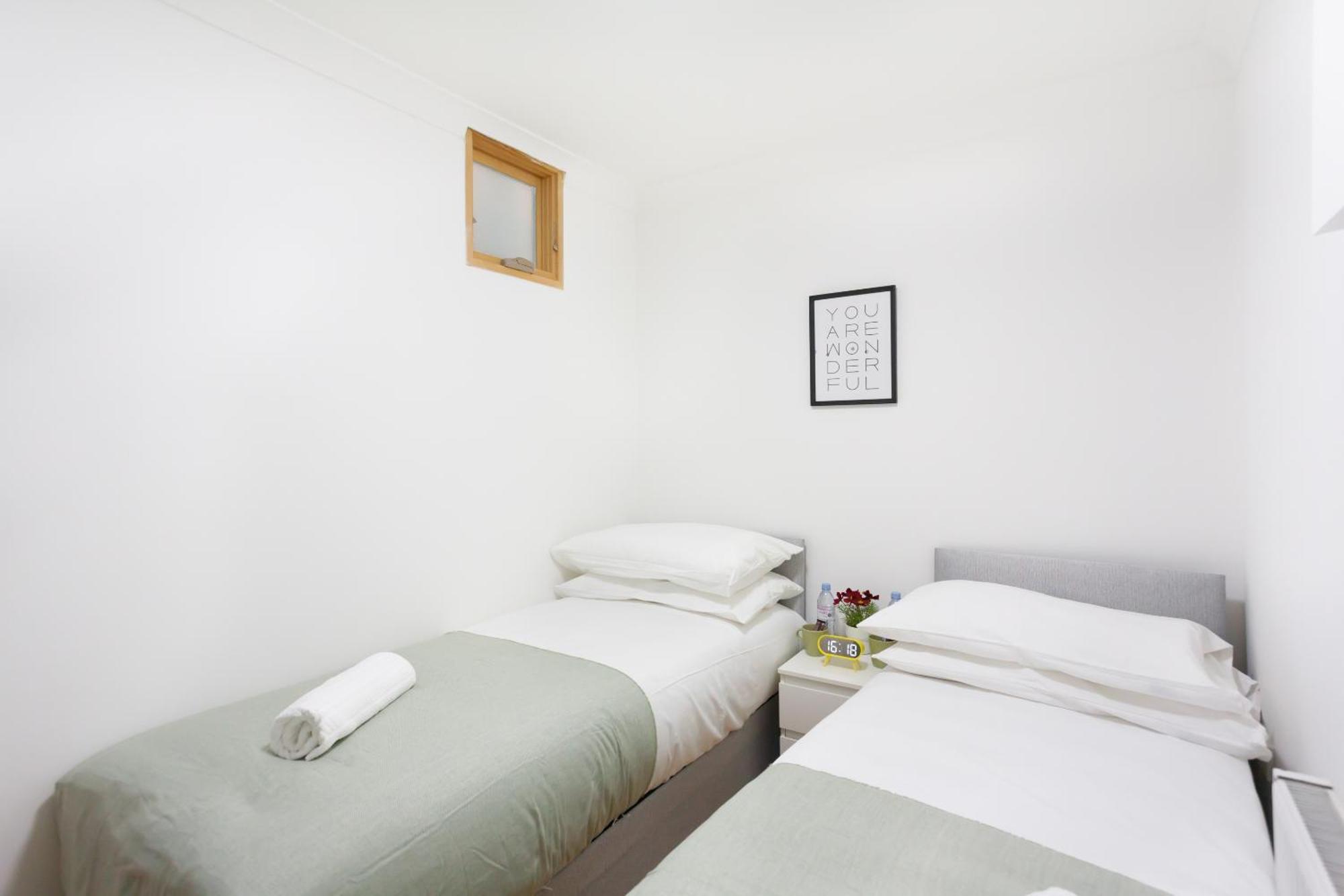 Eurostar Budget Rooms - Next To Kings Cross & Eurostar Train Station London Exterior photo