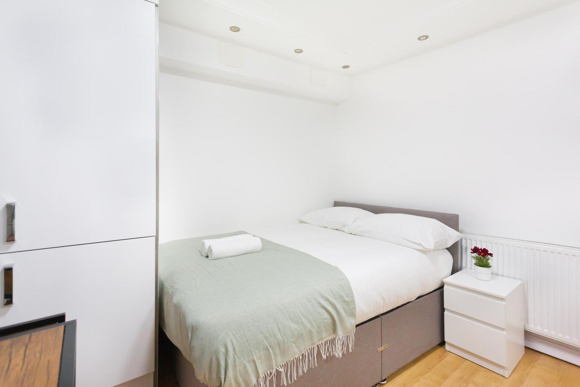Eurostar Budget Rooms - Next To Kings Cross & Eurostar Train Station London Exterior photo